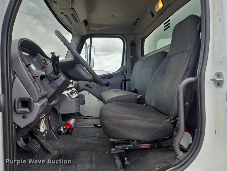 image for item YA0493 2012 Freightliner Business Class M2 106 box truck