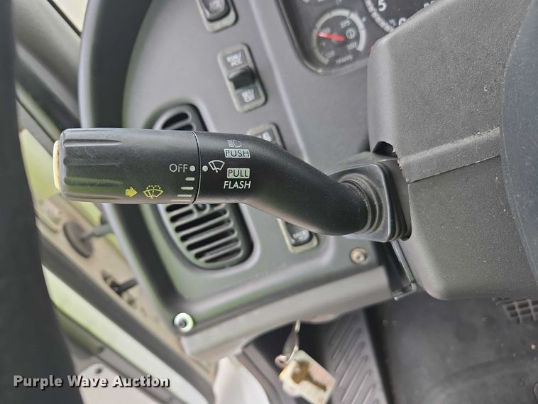 image for item YA0493 2012 Freightliner Business Class M2 106 box truck