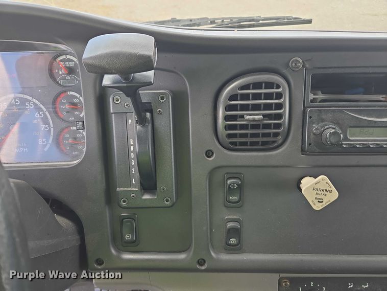 image for item YA0493 2012 Freightliner Business Class M2 106 box truck