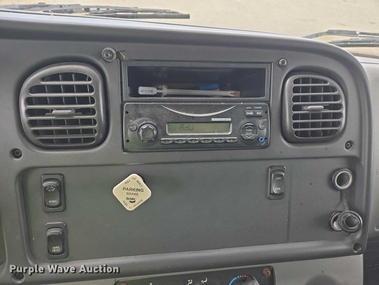 image for item YA0493 2012 Freightliner Business Class M2 106 box truck