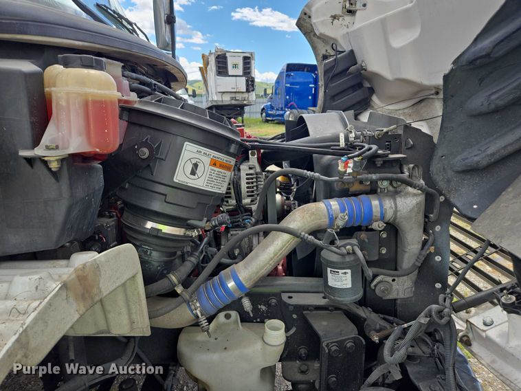 image for item YA0493 2012 Freightliner Business Class M2 106 box truck