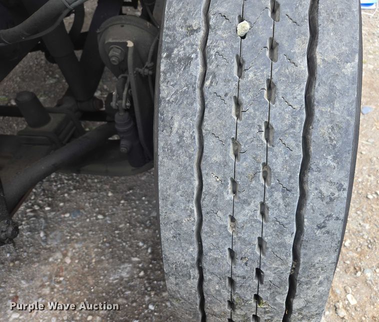 image for item YA0493 2012 Freightliner Business Class M2 106 box truck