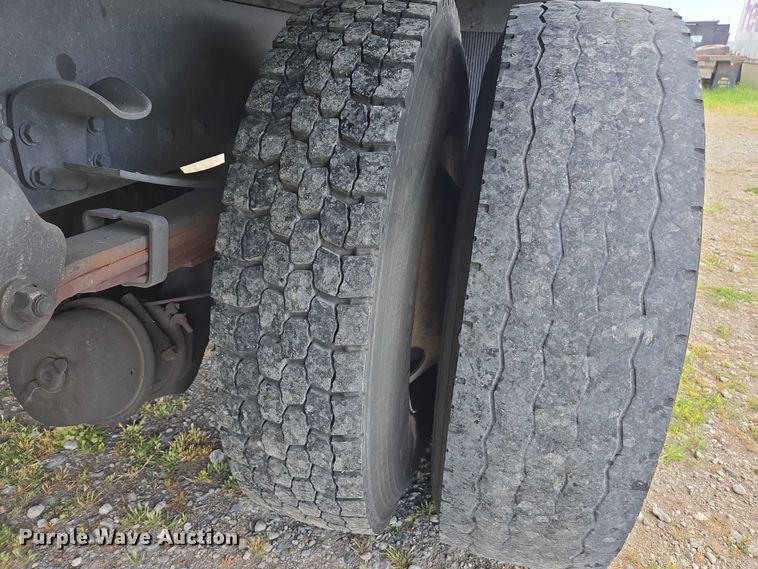 image for item YA0493 2012 Freightliner Business Class M2 106 box truck