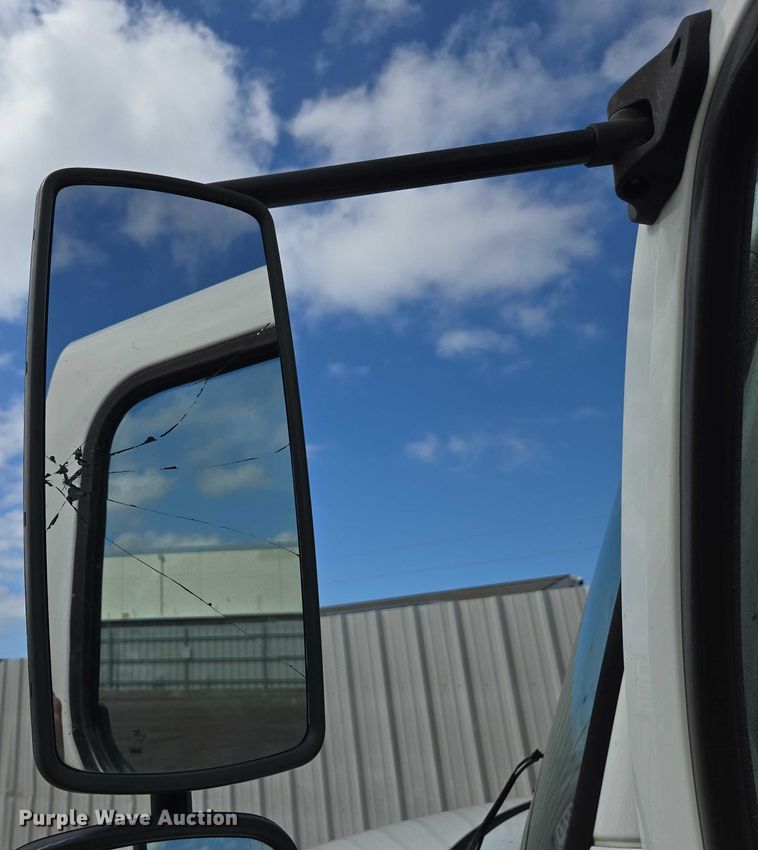 image for item YA0494 2016 Freightliner Business Class M2 106 box truck