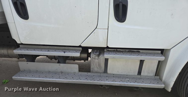 image for item YA0494 2016 Freightliner Business Class M2 106 box truck