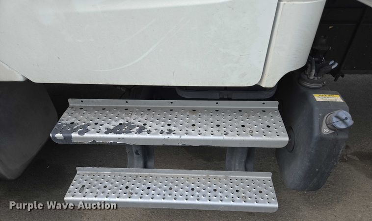 image for item YA0494 2016 Freightliner Business Class M2 106 box truck