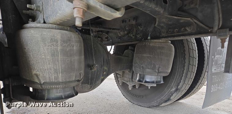 image for item YA0494 2016 Freightliner Business Class M2 106 box truck