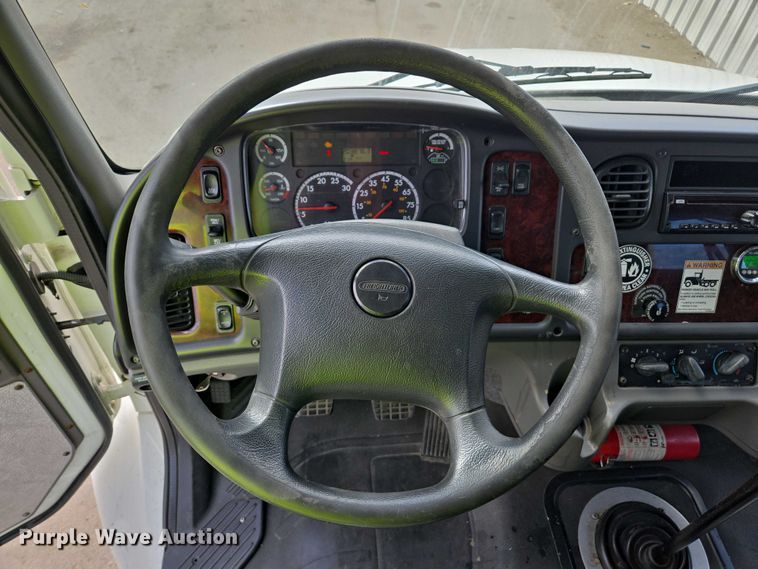 image for item YA0494 2016 Freightliner Business Class M2 106 box truck