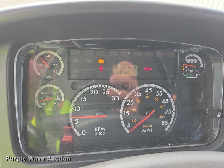 image for item YA0494 2016 Freightliner Business Class M2 106 box truck