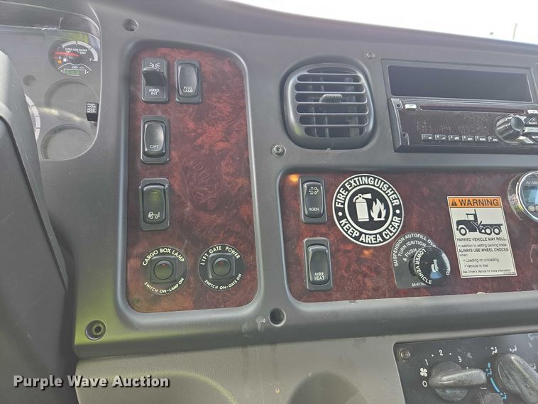 image for item YA0494 2016 Freightliner Business Class M2 106 box truck