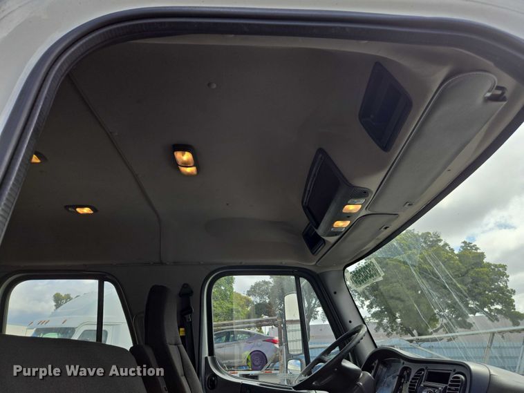 image for item YA0494 2016 Freightliner Business Class M2 106 box truck