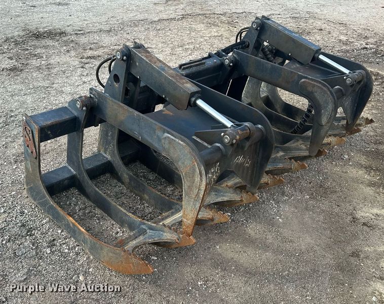 image for item DF8515 Solesbee's skid steer grapple bucket