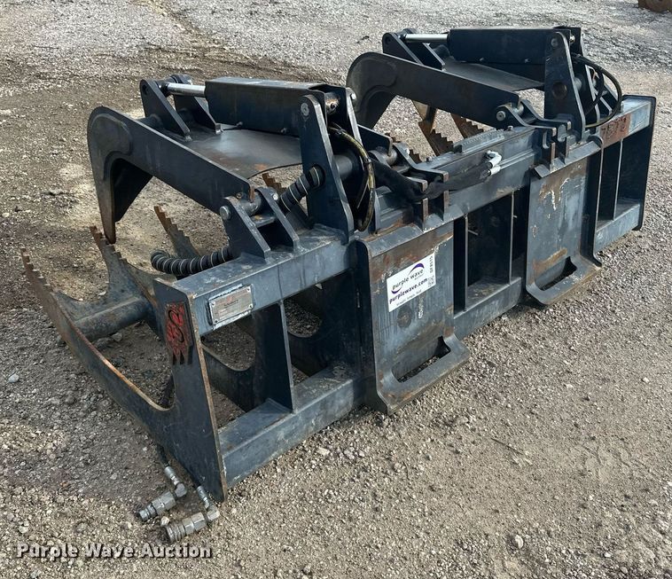 image for item DF8515 Solesbee's skid steer grapple bucket