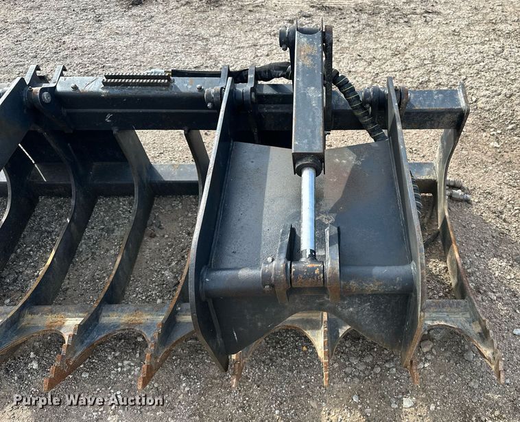 image for item DF8515 Solesbee's skid steer grapple bucket