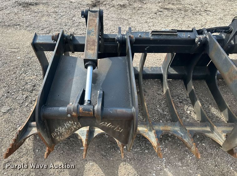 image for item DF8515 Solesbee's skid steer grapple bucket