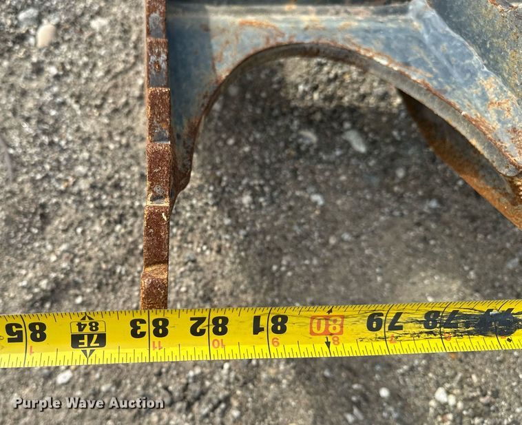 image for item DF8515 Solesbee's skid steer grapple bucket