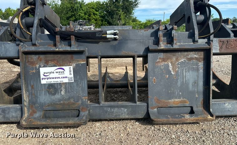 image for item DF8515 Solesbee's skid steer grapple bucket