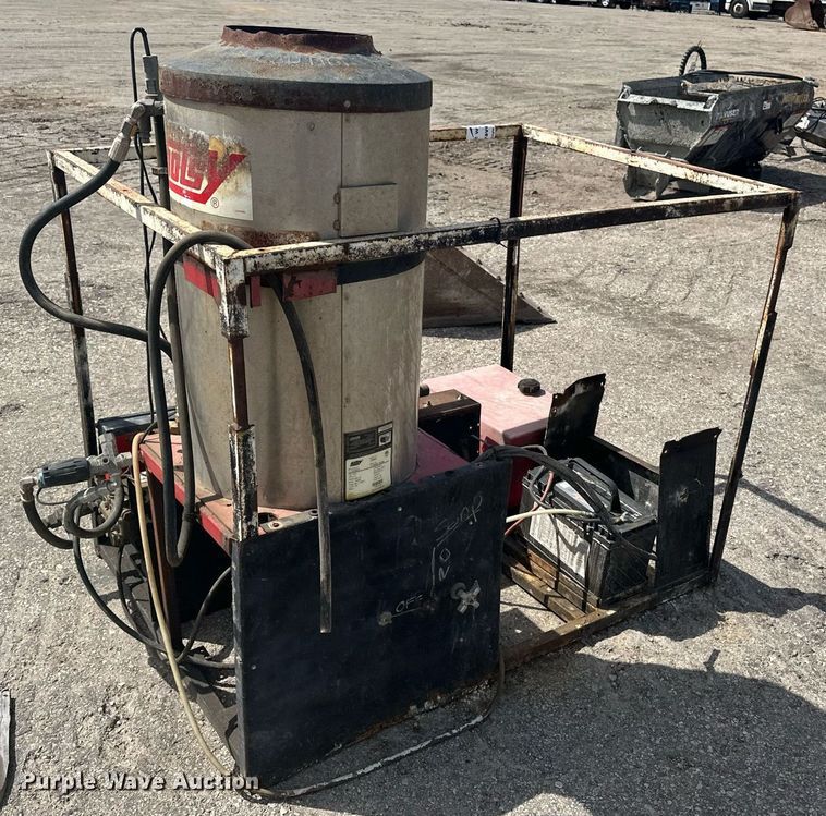 image for item DF8518 Hotsy 1260SS hot pressure washer