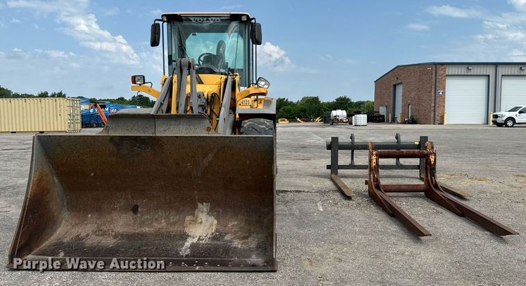 image for item DF8519 2008 Volvo L90F wheel loader