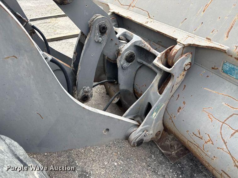 image for item DF8519 2008 Volvo L90F wheel loader