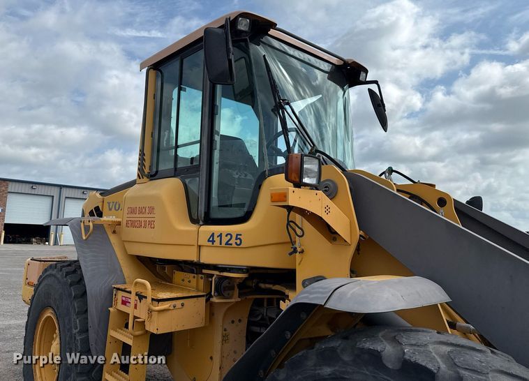image for item DF8519 2008 Volvo L90F wheel loader