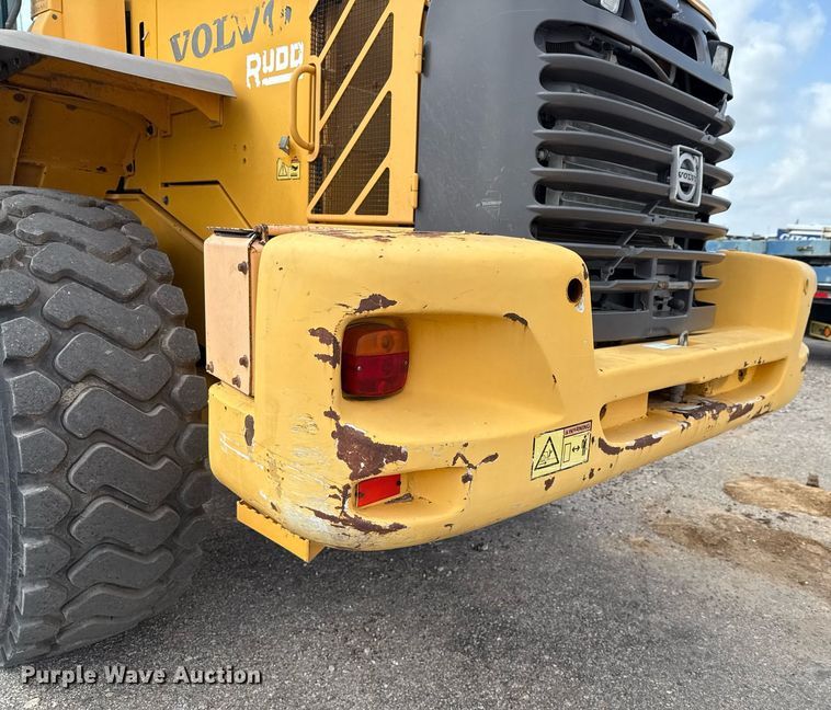 image for item DF8519 2008 Volvo L90F wheel loader