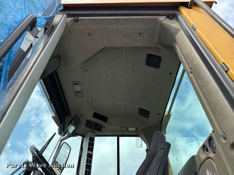 image for item DF8519 2008 Volvo L90F wheel loader