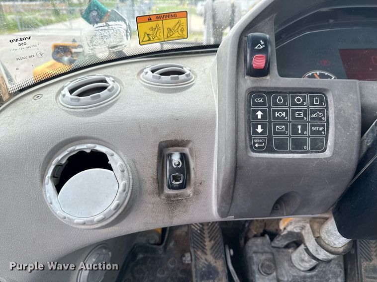 image for item DF8519 2008 Volvo L90F wheel loader