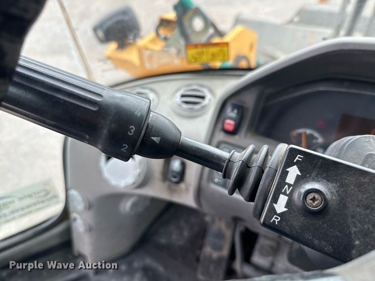 image for item DF8519 2008 Volvo L90F wheel loader