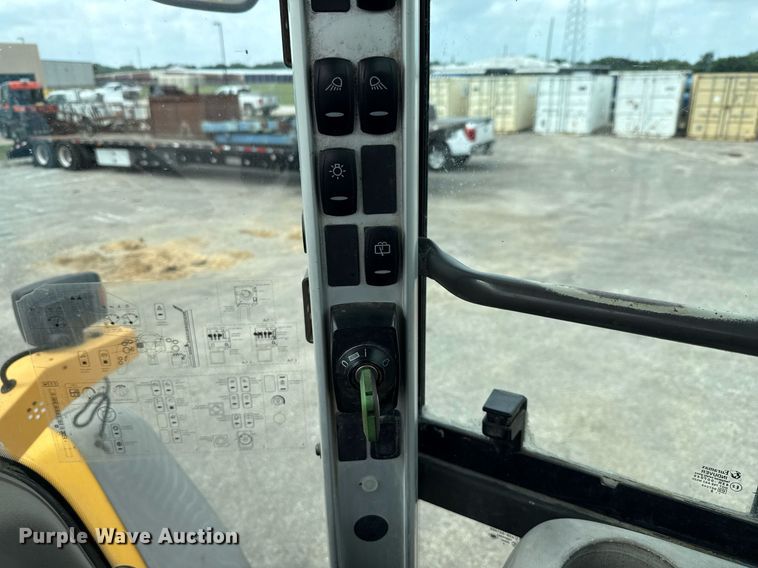 image for item DF8519 2008 Volvo L90F wheel loader