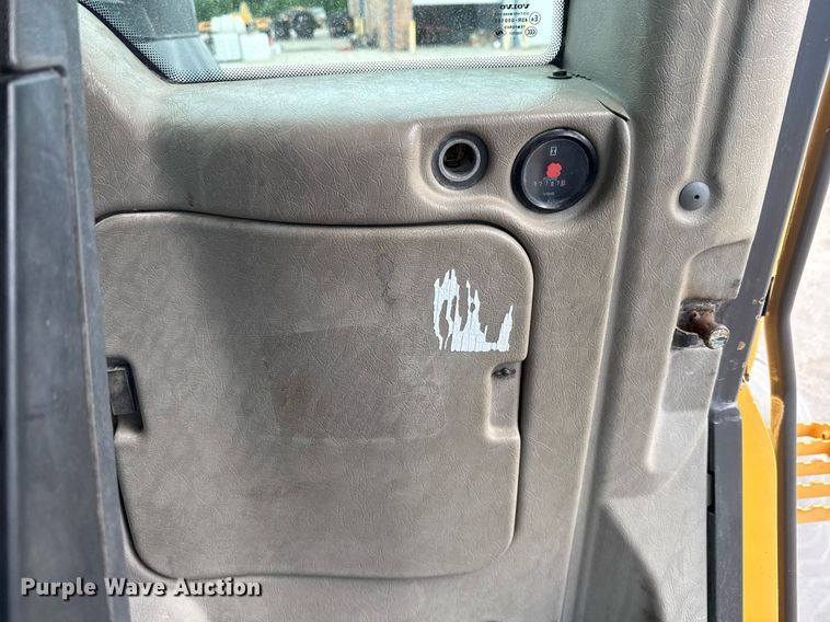 image for item DF8519 2008 Volvo L90F wheel loader