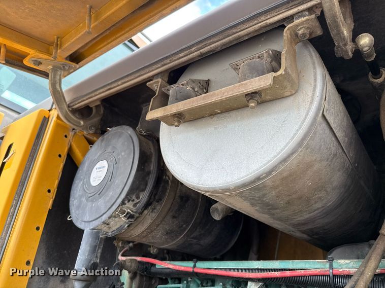 image for item DF8519 2008 Volvo L90F wheel loader