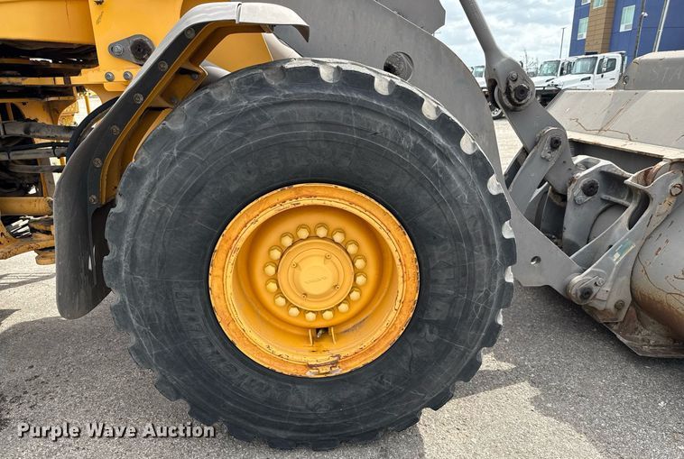 image for item DF8519 2008 Volvo L90F wheel loader