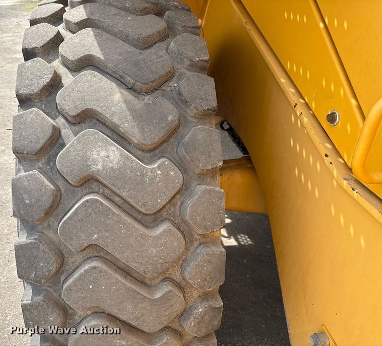 image for item DF8519 2008 Volvo L90F wheel loader