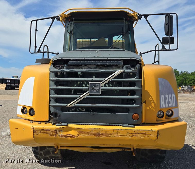 image for item DF8522 2004 Volvo A25D articulated haul truck