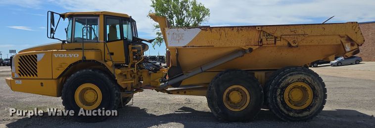 image for item DF8522 2004 Volvo A25D articulated haul truck