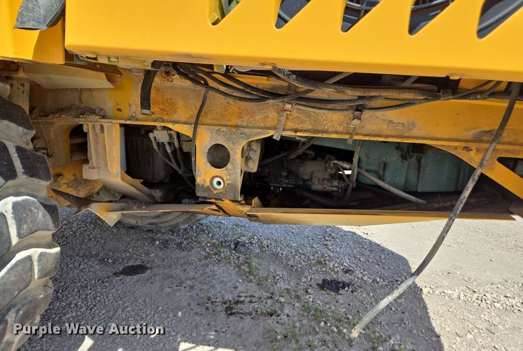 image for item DF8522 2004 Volvo A25D articulated haul truck