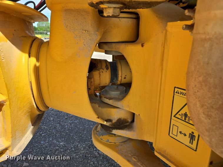 image for item DF8522 2004 Volvo A25D articulated haul truck