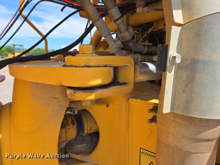 image for item DF8522 2004 Volvo A25D articulated haul truck