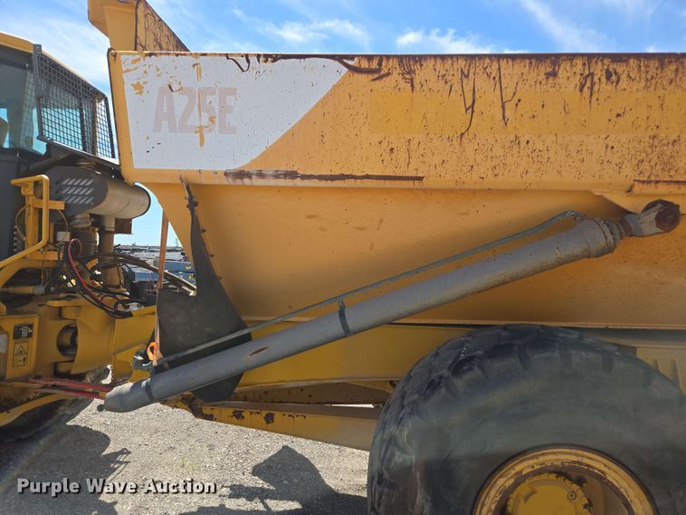 image for item DF8522 2004 Volvo A25D articulated haul truck