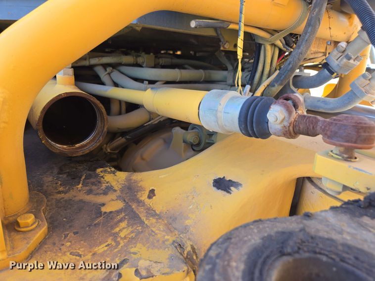 image for item DF8522 2004 Volvo A25D articulated haul truck