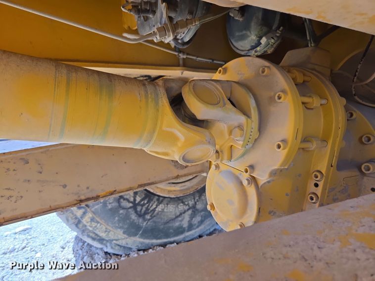 image for item DF8522 2004 Volvo A25D articulated haul truck