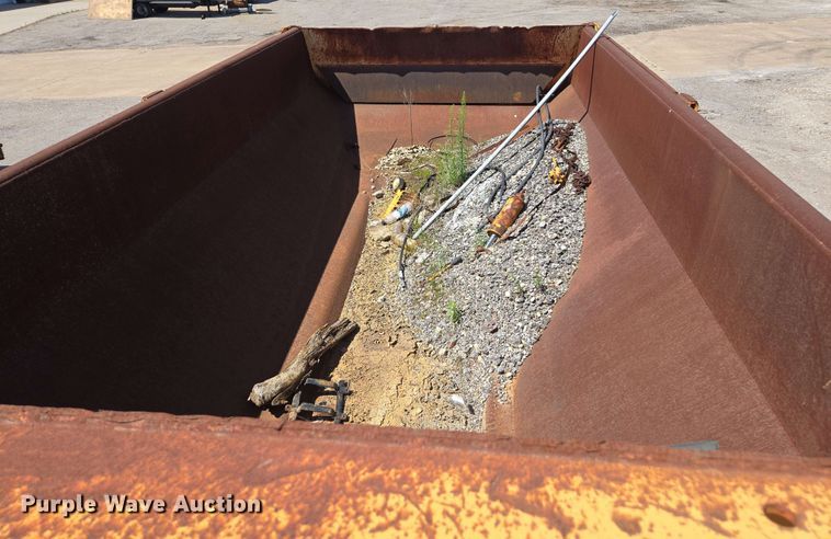 image for item DF8522 2004 Volvo A25D articulated haul truck