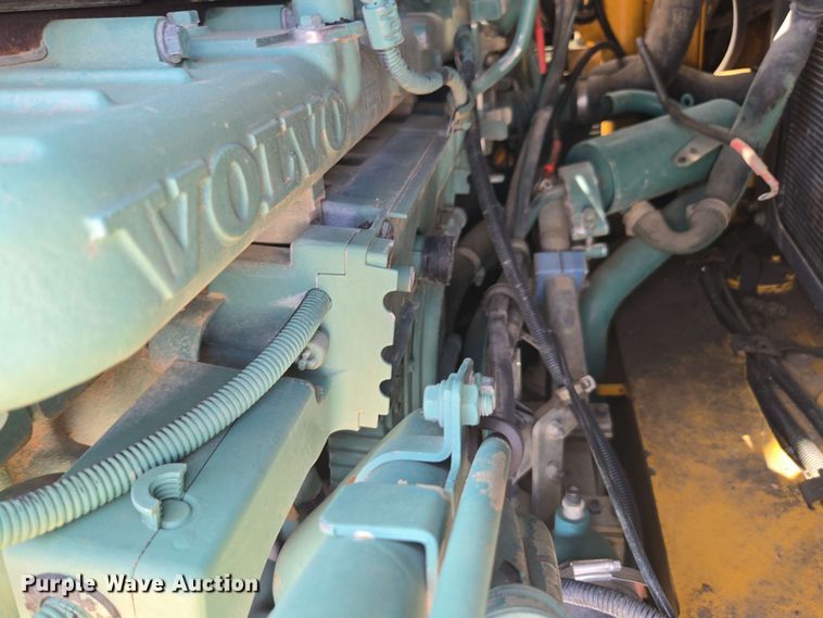 image for item DF8522 2004 Volvo A25D articulated haul truck