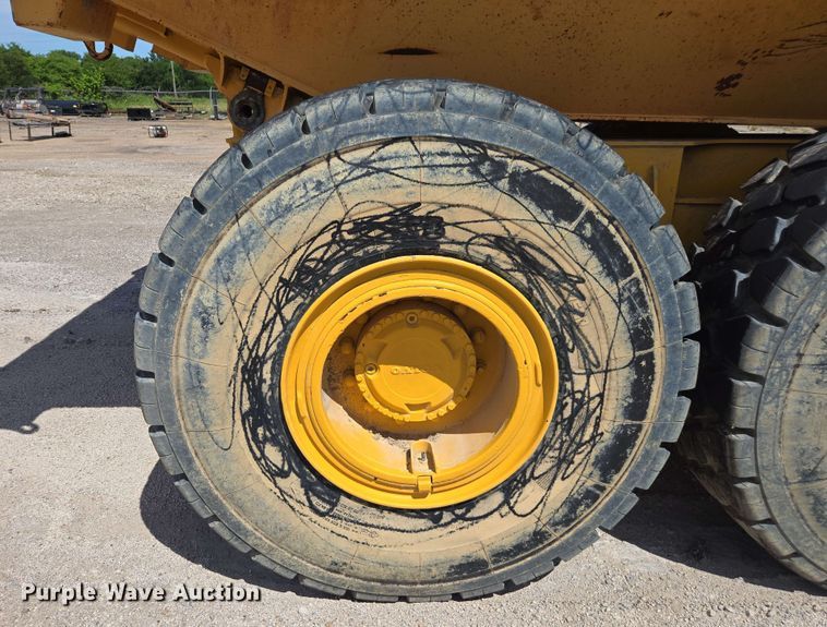 image for item DF8522 2004 Volvo A25D articulated haul truck