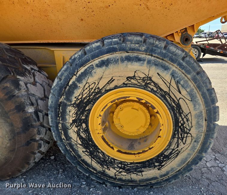 image for item DF8522 2004 Volvo A25D articulated haul truck