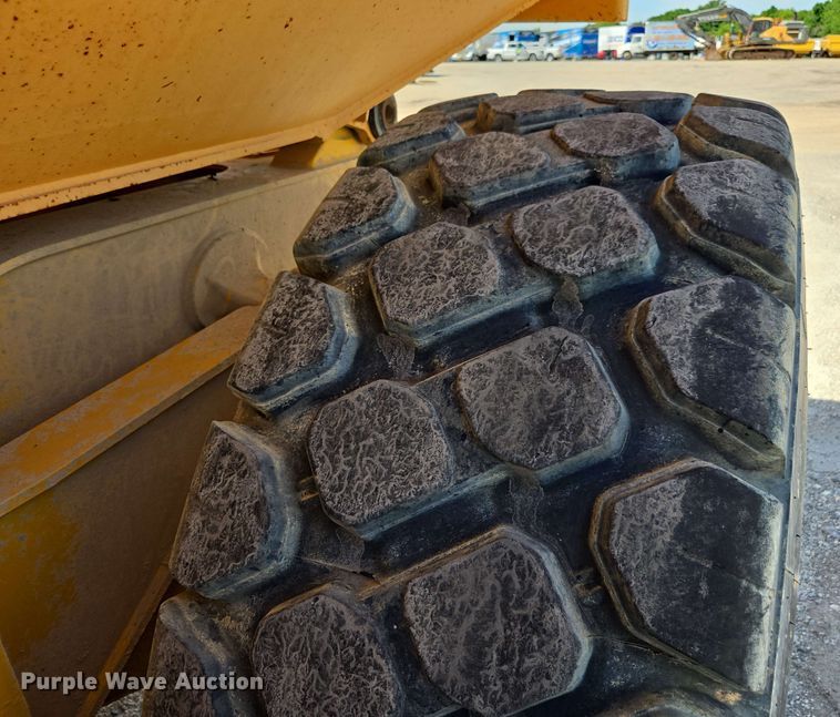 image for item DF8522 2004 Volvo A25D articulated haul truck