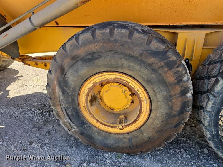 image for item DF8522 2004 Volvo A25D articulated haul truck