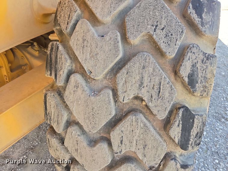 image for item DF8522 2004 Volvo A25D articulated haul truck