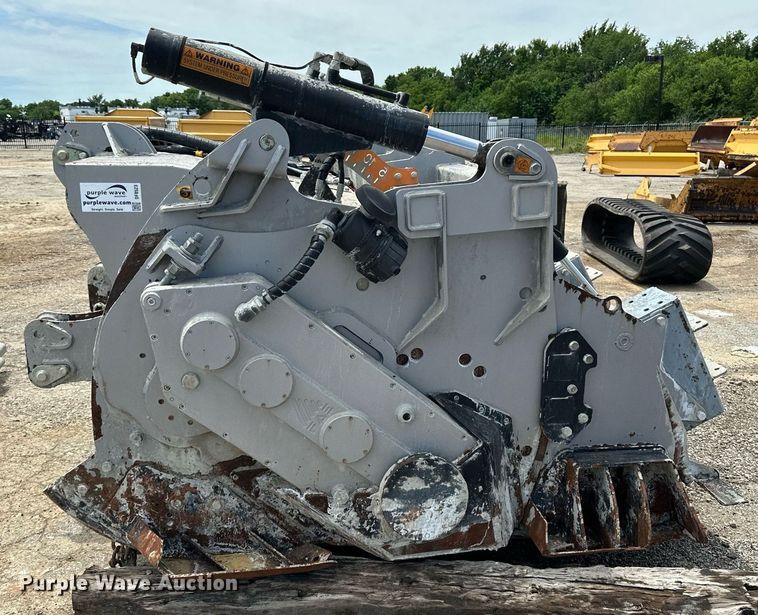 image for item DF8523 2019 FAE MTM-225 soil stabilizer / recycler